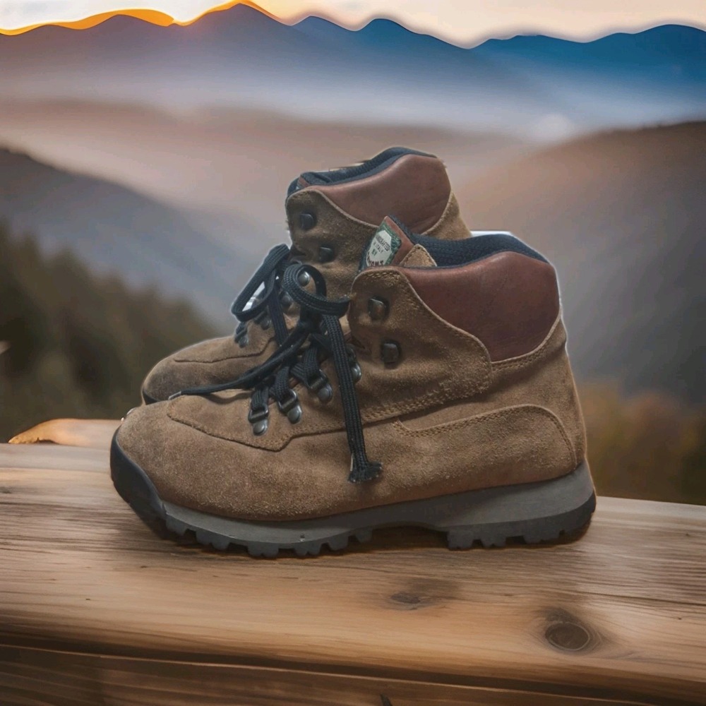 Garmont Womens Hiking Boots Size 9 Vibram Sole Suede Trail Walking